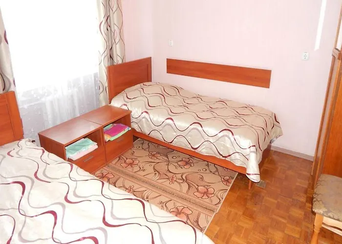 Akademicheskaya Otel 2*